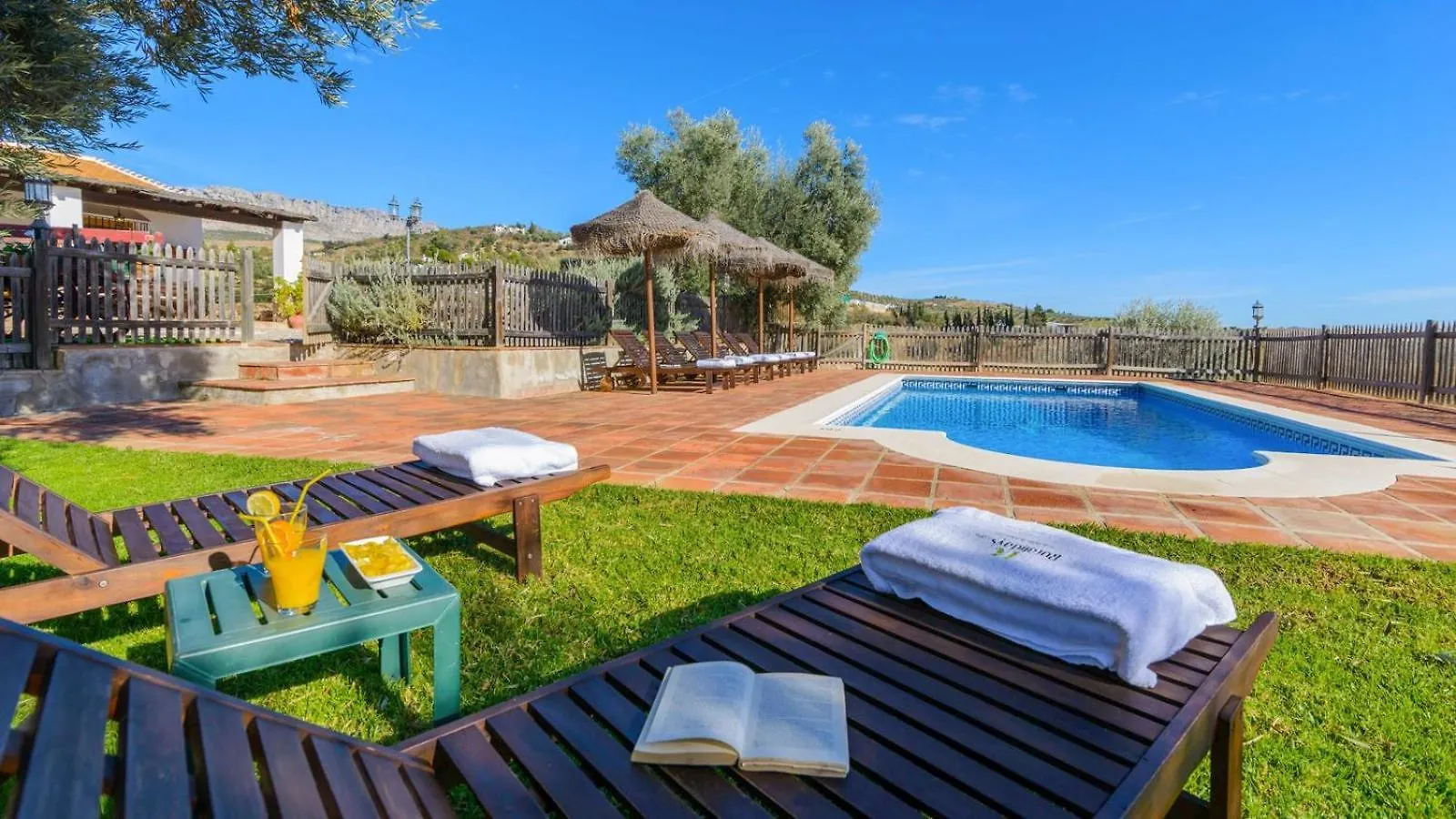 Finca del Rio Antequera - La Higuera by Ruralidays 0*,  España